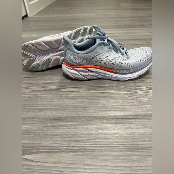 Hoka Shoes - Women’s Hoka Clifton 8 Size 6.5